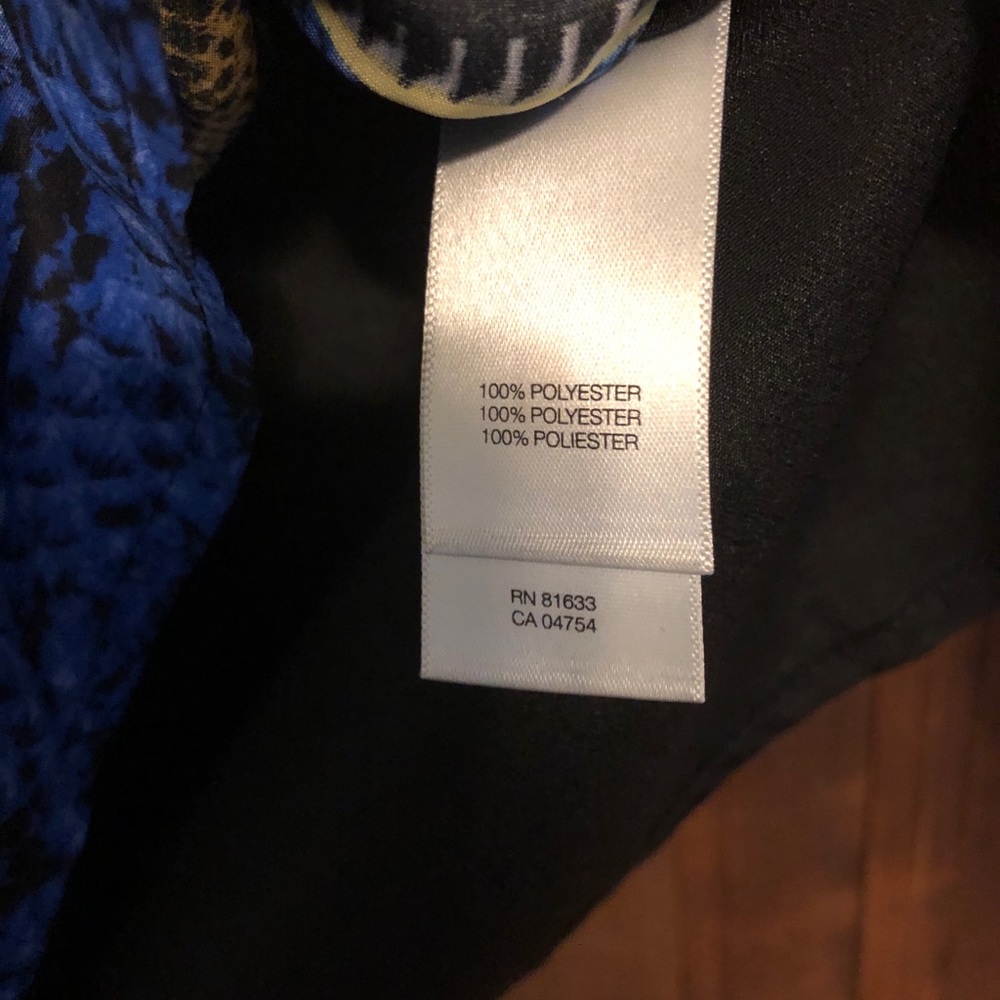 Kenneth Cole Tee - Picture 3 of 5
